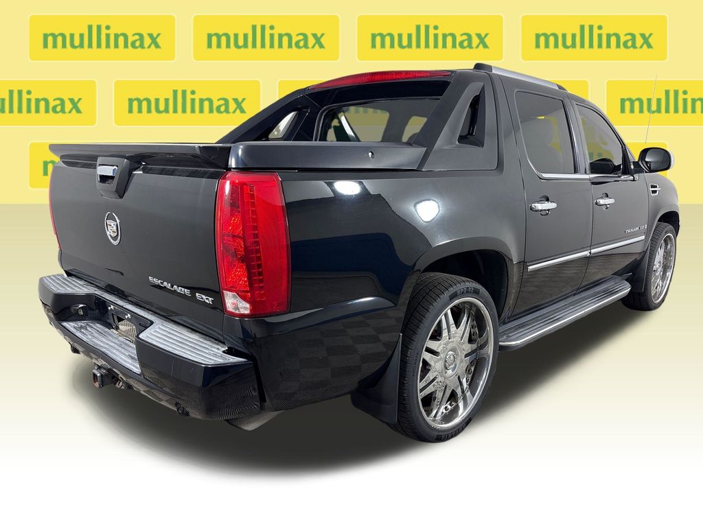 Used 2007 Black Cadillac Base image 4