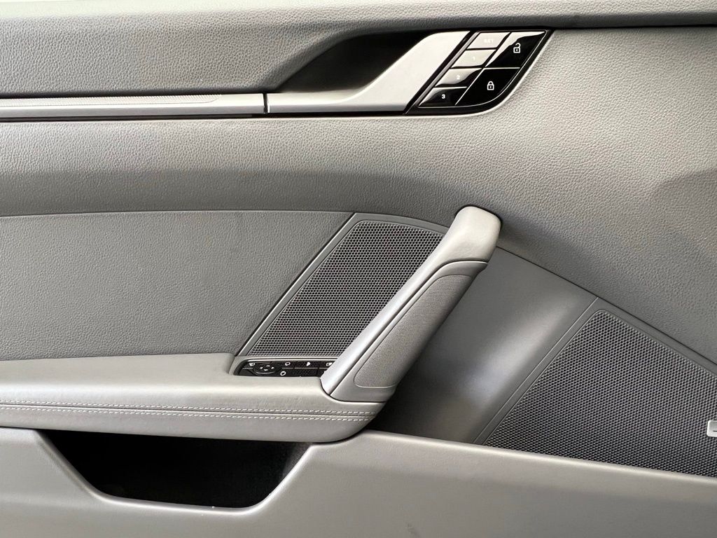 Thumbnail: 2021 Porsche 911 - 18