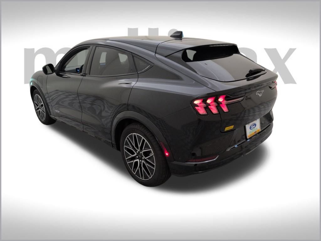2024 Ford Mustang Mach-E Premium photo 7