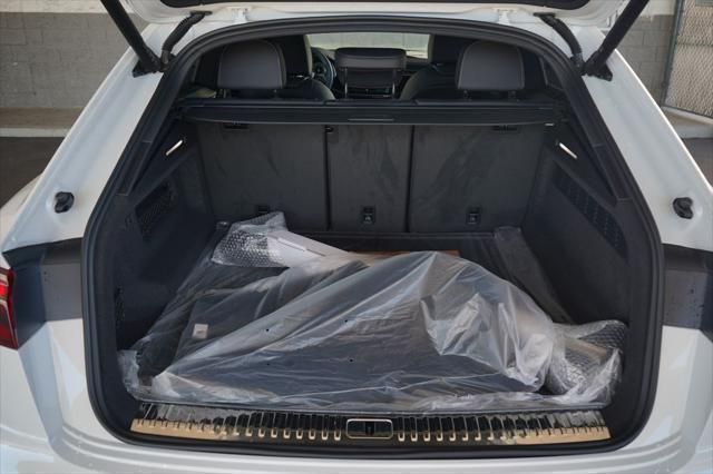 Thumbnail: 2026 Audi Q8 - 11