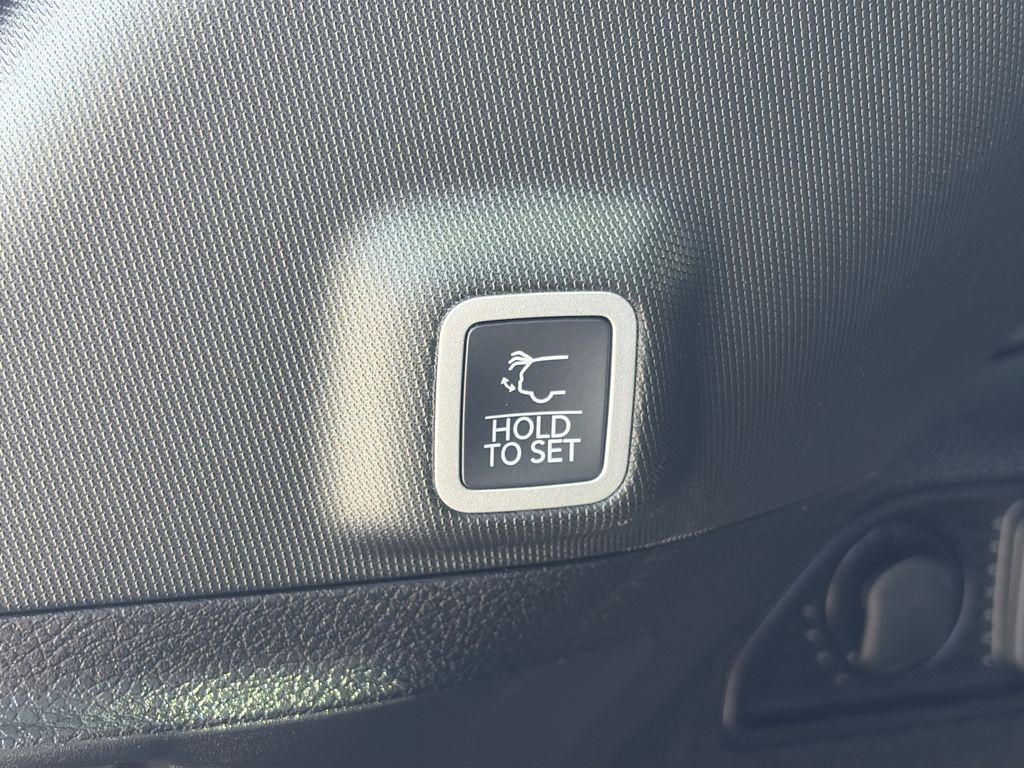 Used 2025 Jeep Grand Cherokee SUV