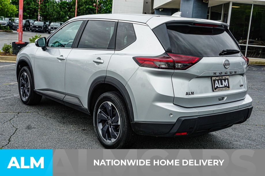 Used 2024 Silver Nissan SV image 5