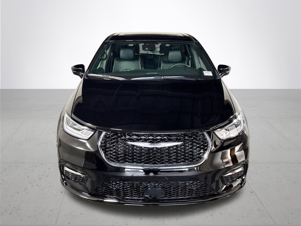 2026 Chrysler Pacifica Limited photo 3