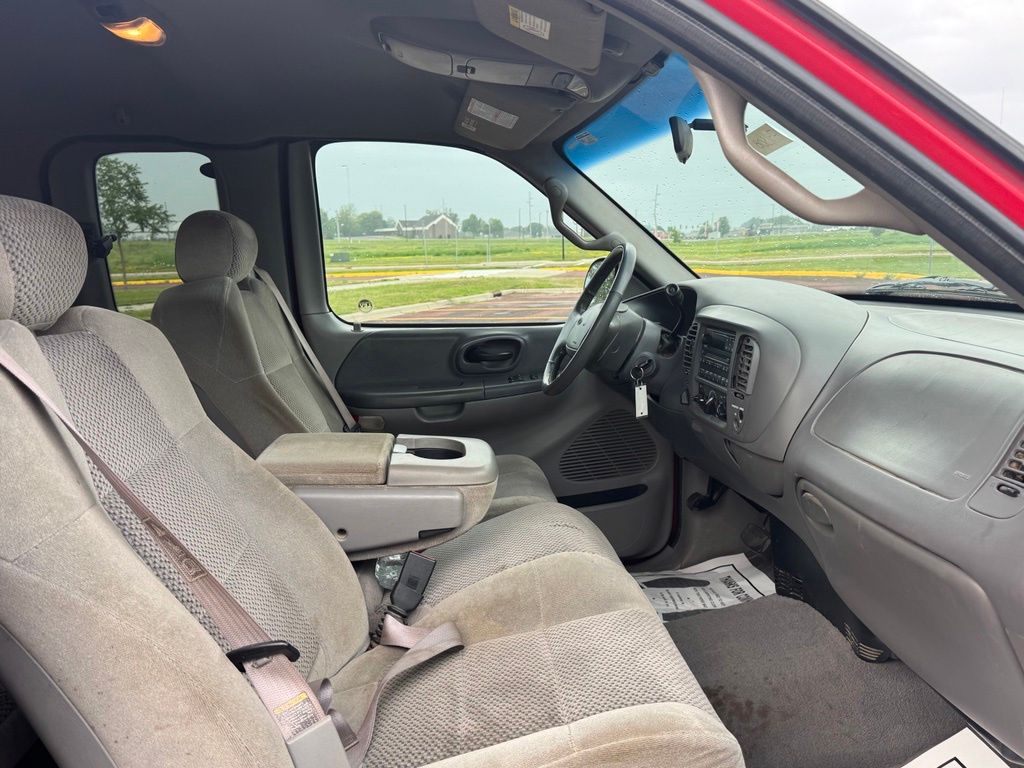 2002 Ford F-150 XLT