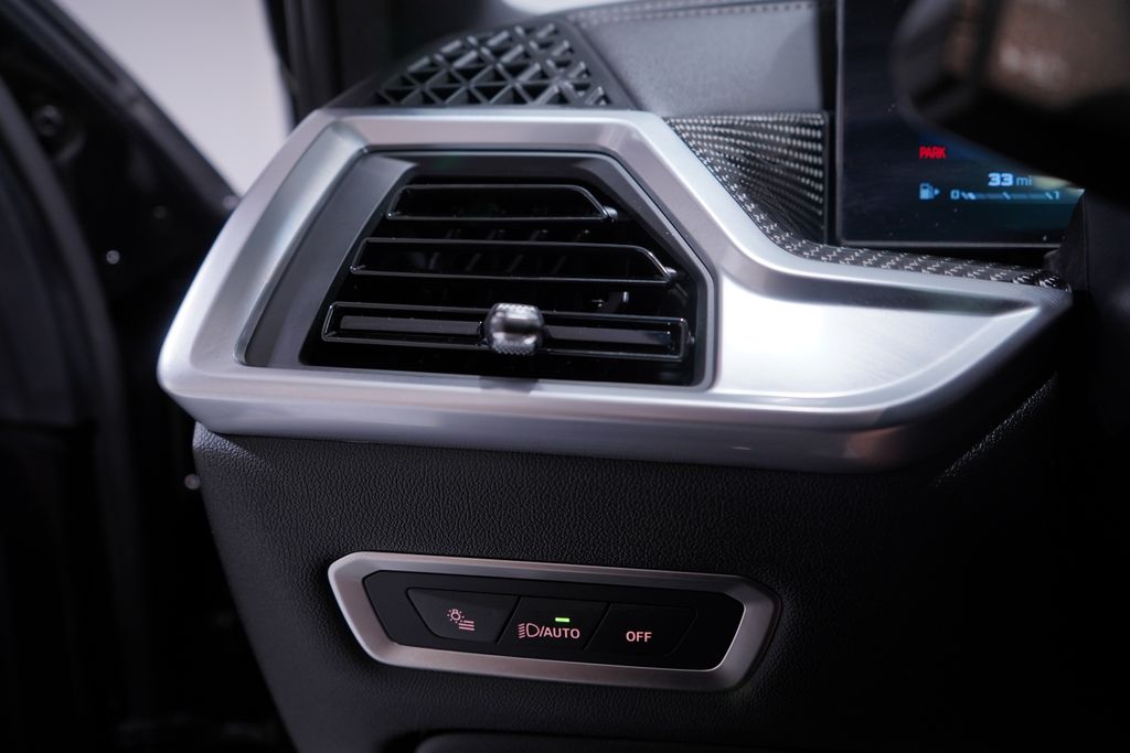 Thumbnail: 2025 BMW X7 - 20