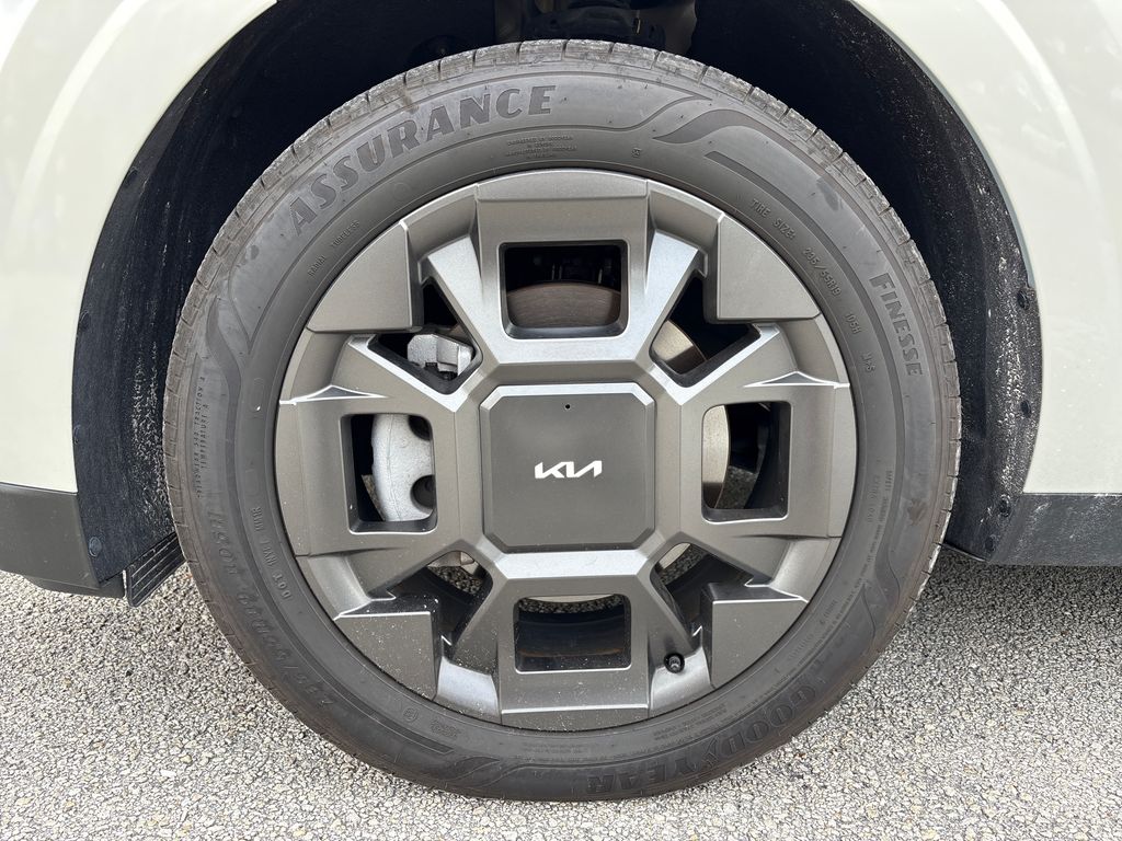 Certified Used 2025 White Kia EX image 14