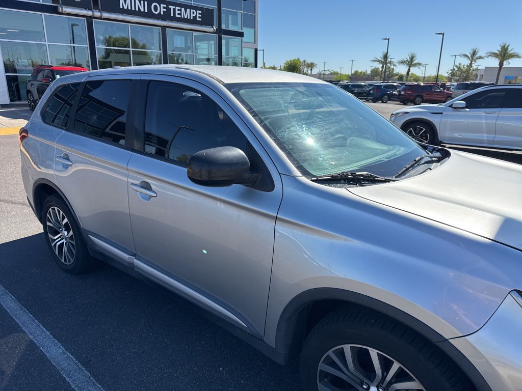 Thumbnail: 2018 Mitsubishi Outlander - 2