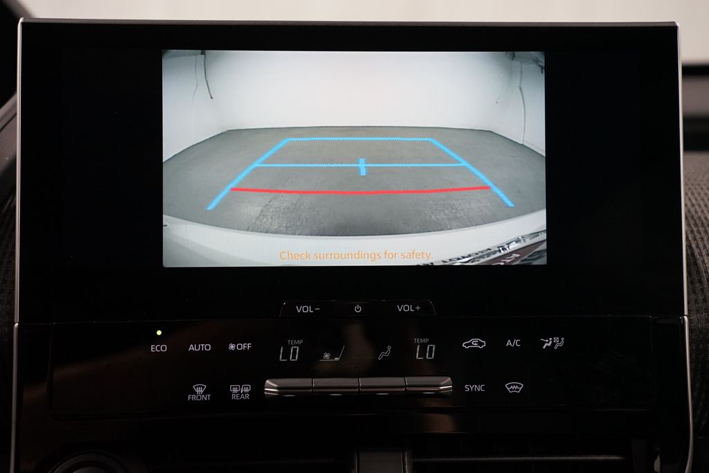 Thumbnail: 2024 Toyota bZ4X - 18