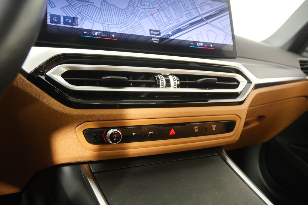 Thumbnail: 2024 BMW 3 Series - 26