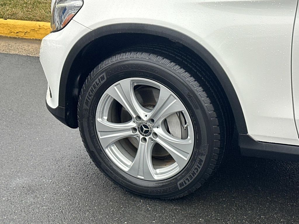 Thumbnail: 2018 Mercedes-Benz GLC - 15