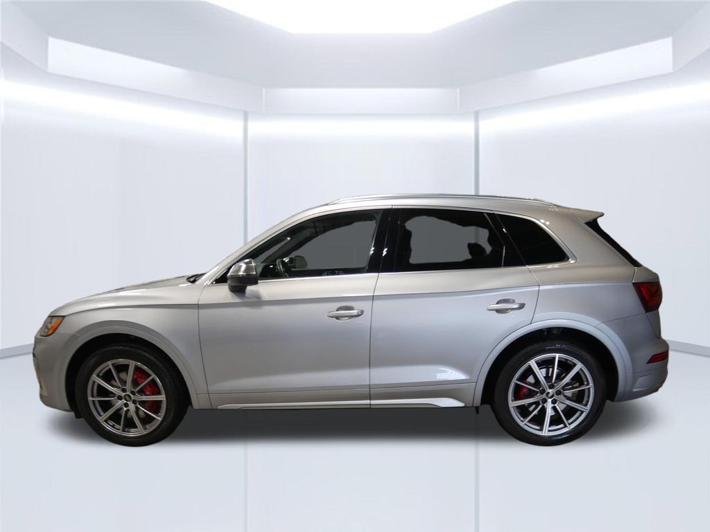 Thumbnail: 2023 Audi SQ5 - 2