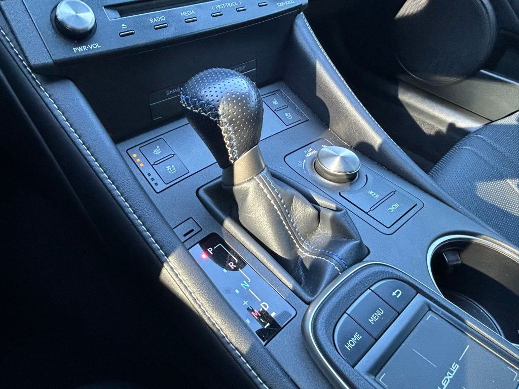 Thumbnail: 2016 Lexus RC - 28