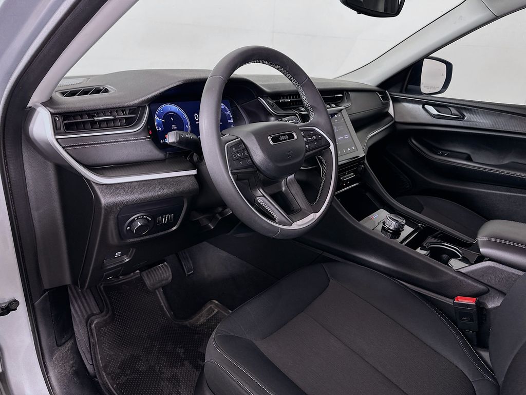 Thumbnail: 2023 Jeep Grand Cherokee - 9