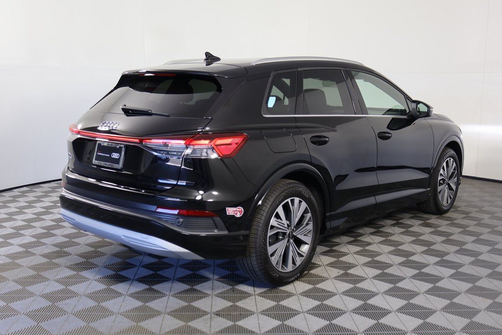 Thumbnail: 2023 Audi Q4 e-tron - 4