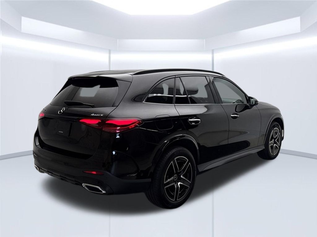 Thumbnail: 2023 Mercedes-Benz GLC - 8