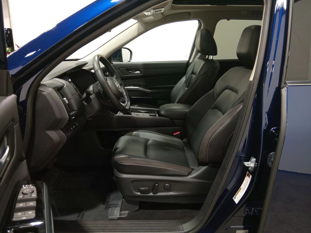 2024 Nissan Pathfinder SL 4WD