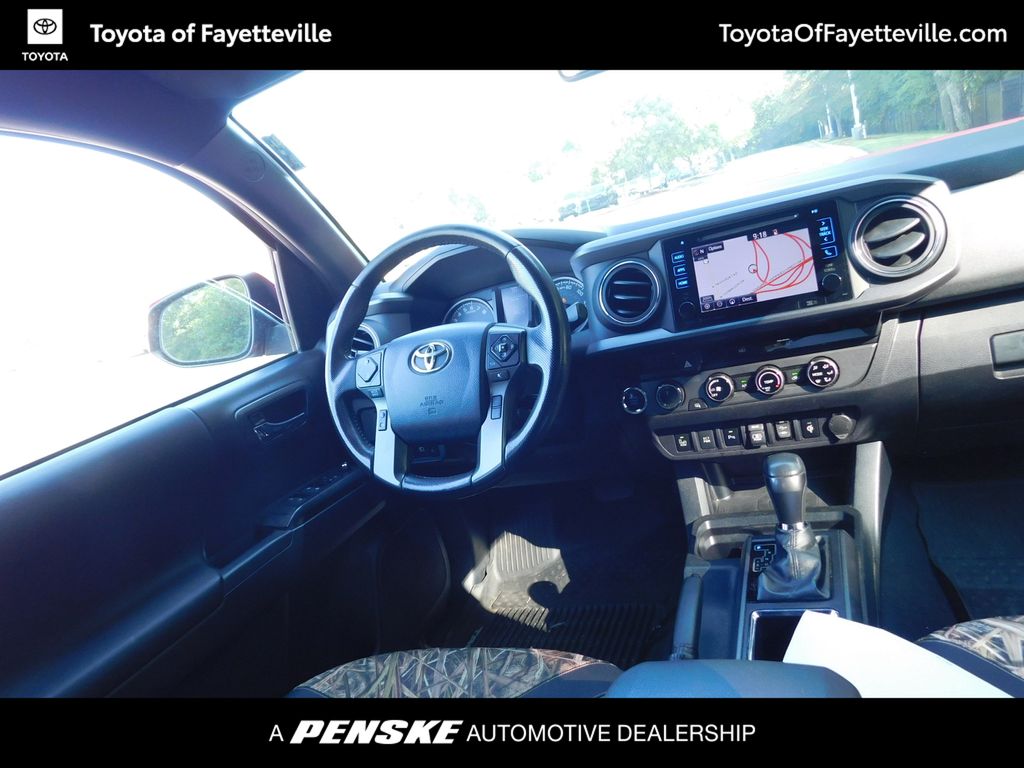 Thumbnail: 2018 Toyota Tacoma - 6