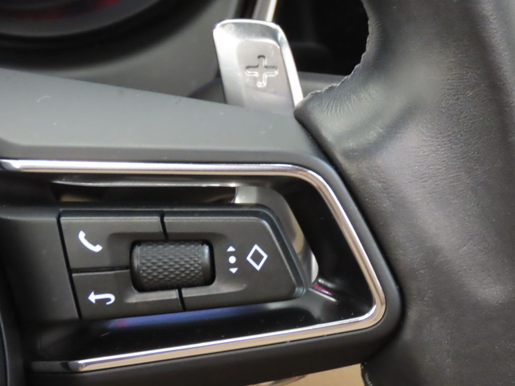 Thumbnail: 2024 Porsche Macan - 22