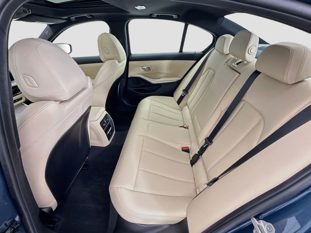 Thumbnail: 2025 BMW 3 Series - 20
