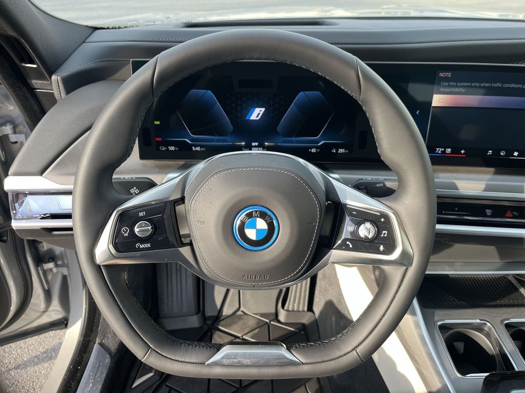 Thumbnail: 2026 BMW i7 - 14