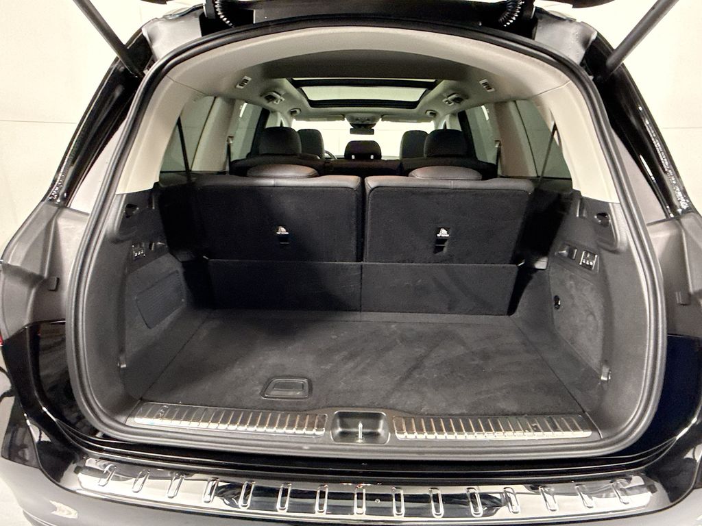 Thumbnail: 2026 Mercedes-Benz GLS - 29