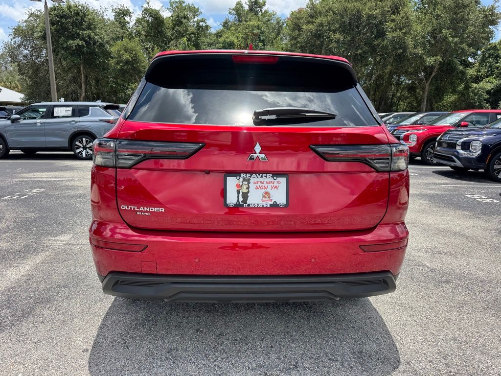 2025 Mitsubishi Outlander ES photo 3