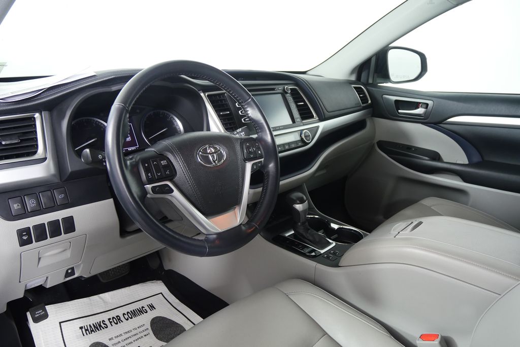 Thumbnail: 2018 Toyota Highlander - 12