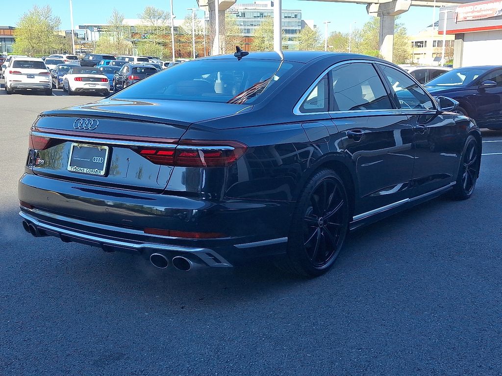 Thumbnail: 2023 Audi S8 - 4