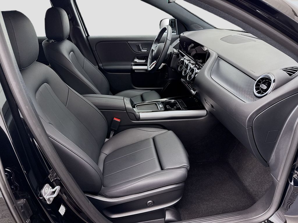 Thumbnail: 2025 Mercedes-Benz GLA - 18