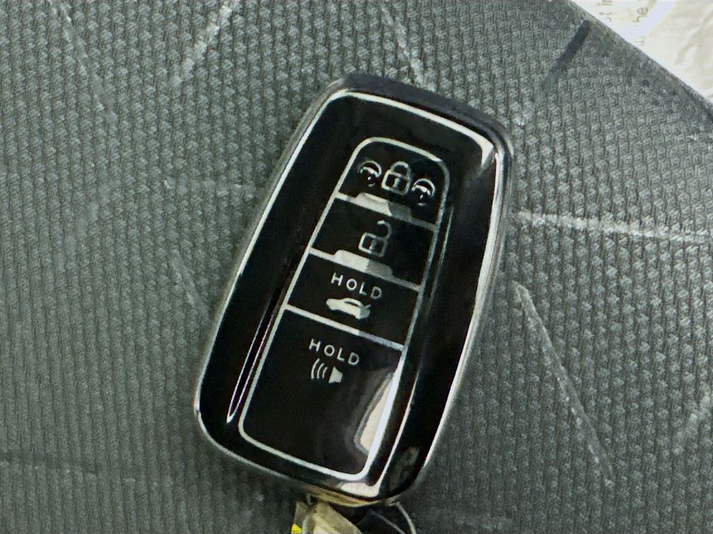 Used Car 2020 Toyota Rav4 Hybrid  Xle For Sale Under $25,000 In Austin, Texas