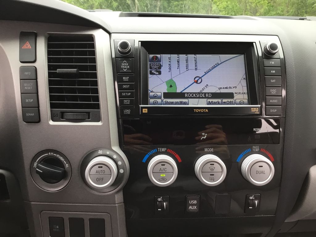 2012 Toyota Tundra Limited 9