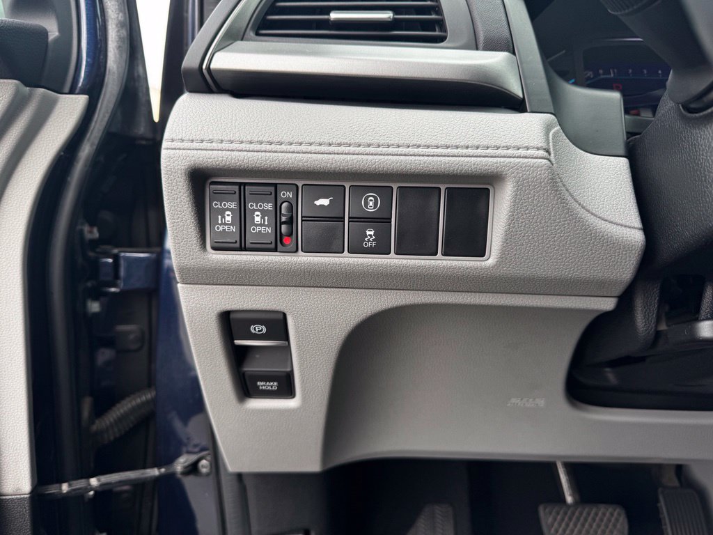 Used 2022 Honda Odyssey Van
