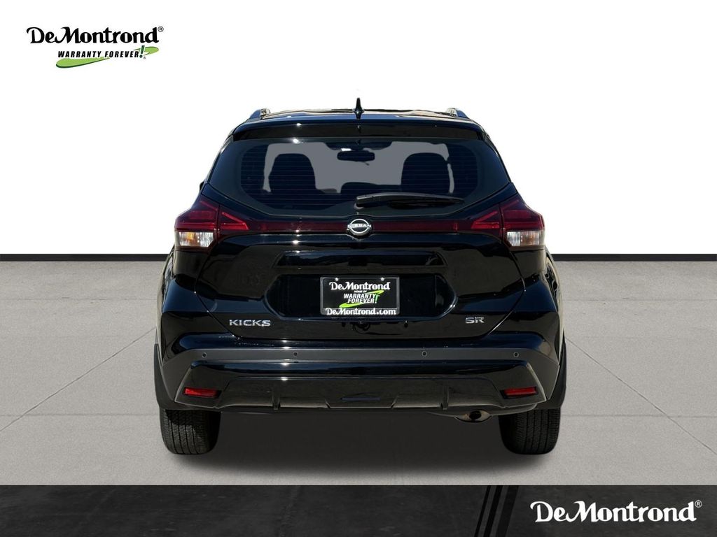 Used 2023 Super Black Nissan SR image 6