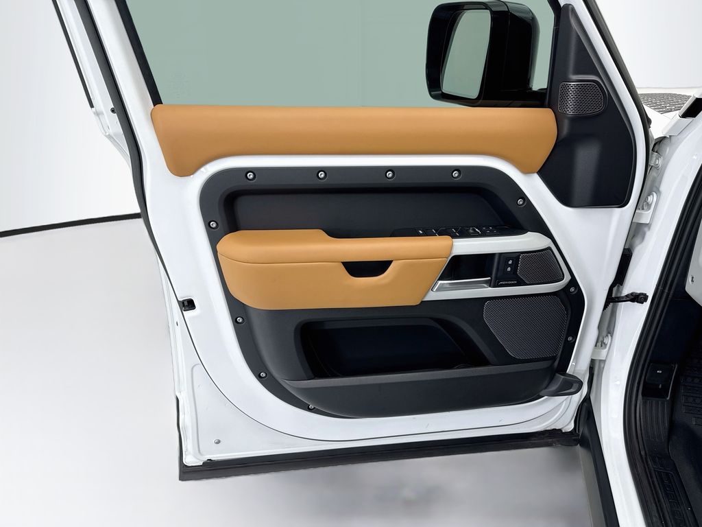 Thumbnail: 2023 Land Rover Defender - 23