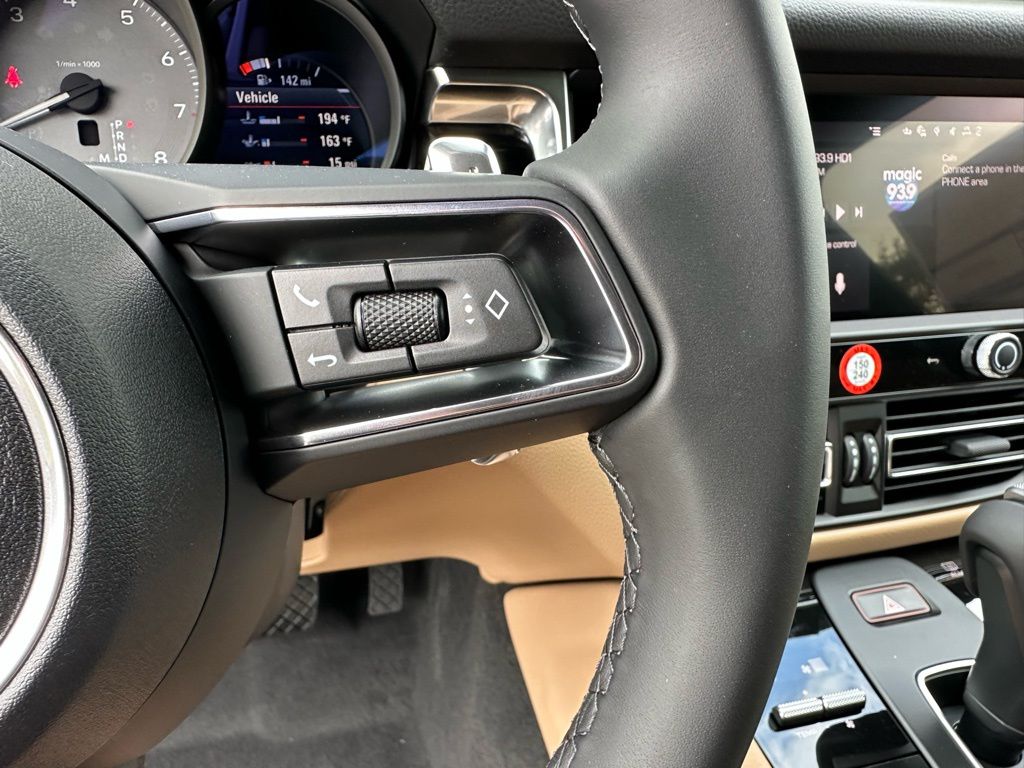 Thumbnail: 2026 Porsche Macan - 18