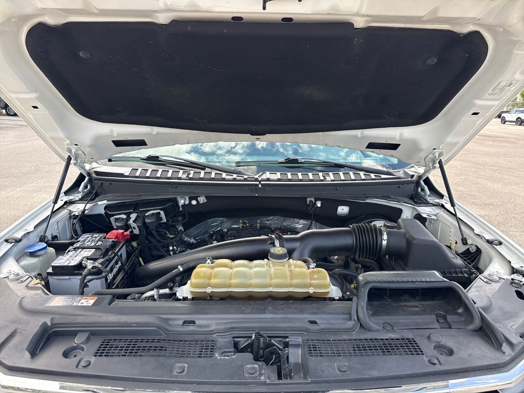 2021 Star White Metallic Tri-Coat Ford Expedition Max Limited RWD SUV