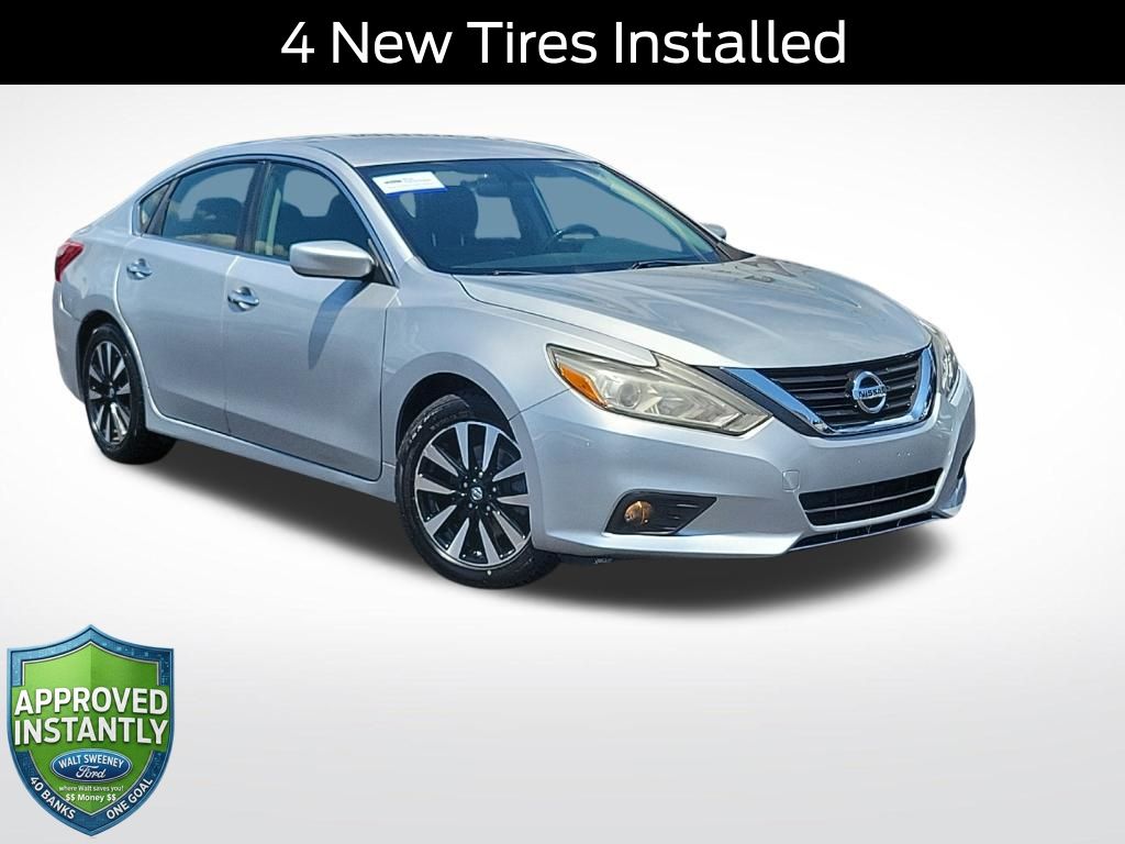 Brilliant Silver Metallic 2018 Nissan Altima Sedan Front-Wheel Drive Continuously Variable Transmission