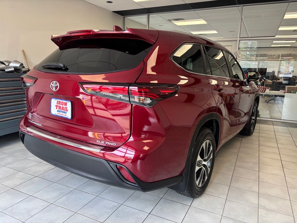 Used 2025 Toyota Highlander SUV