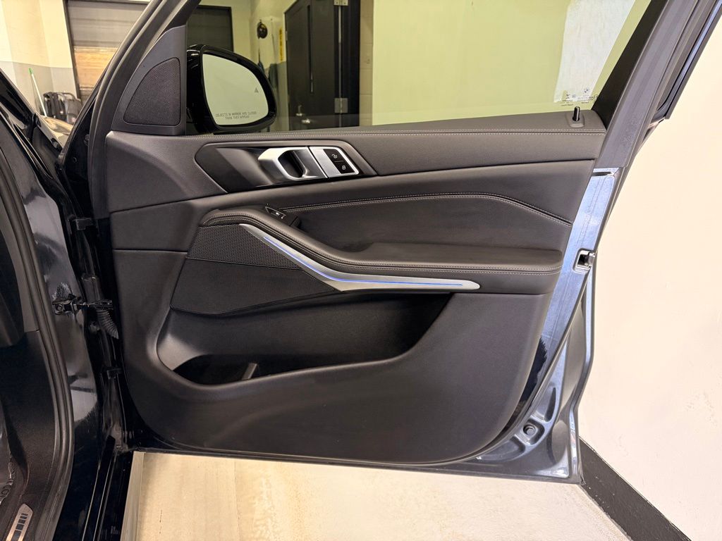 Thumbnail: 2022 BMW X5 - 28
