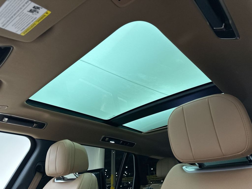 Thumbnail: 2023 Land Rover Range Rover - 24