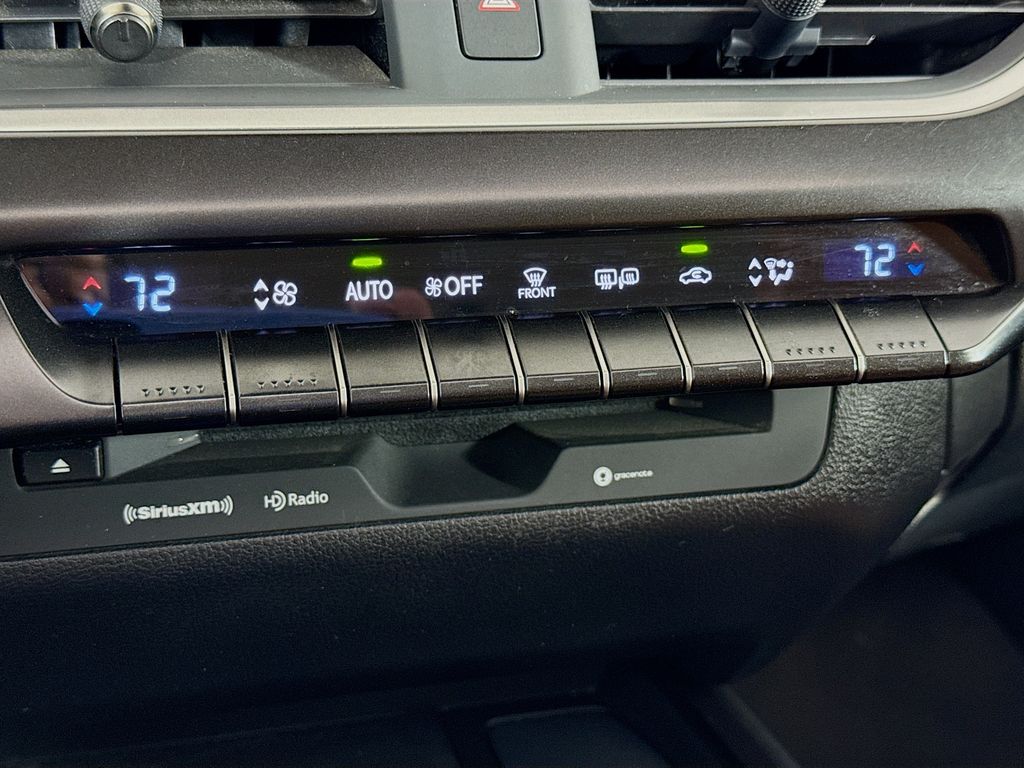 Thumbnail: 2020 Lexus UX - 15