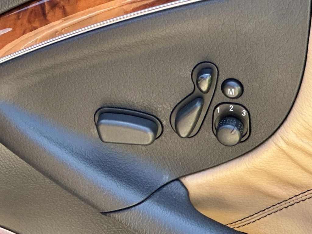 Thumbnail: 2009 Mercedes-Benz CLK - 28