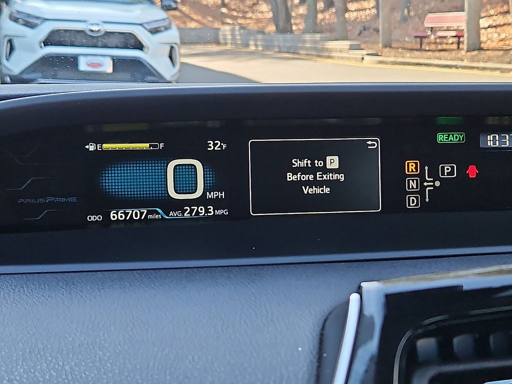 Thumbnail: 2018 Toyota Prius Prime - 19