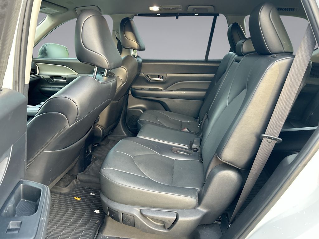 Thumbnail: 2024 Toyota Grand Highlander - 22