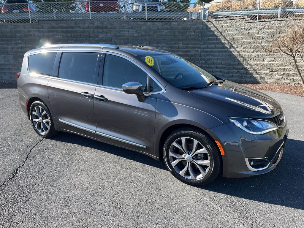 2018 Chrysler Pacifica Limited FWD