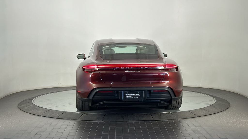 Thumbnail: 2022 Porsche Taycan - 6