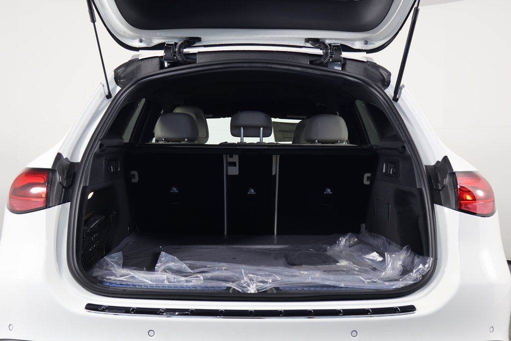 Thumbnail: 2026 Mercedes-Benz GLC - 7