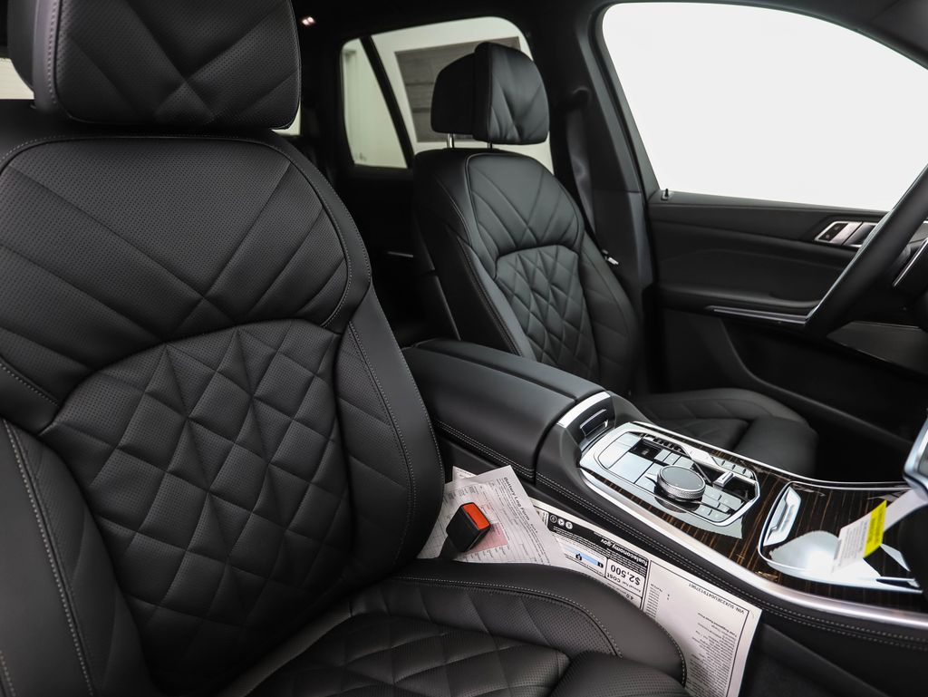 Thumbnail: 2026 BMW X5 - 32
