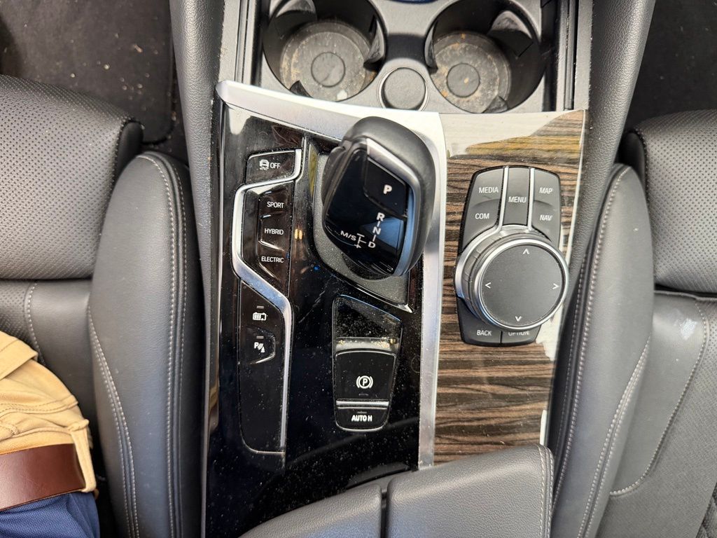 Thumbnail: 2023 BMW 5 Series - 15