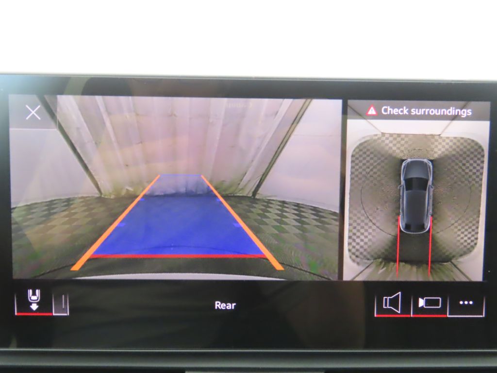 Thumbnail: 2025 Audi Q5 - 15